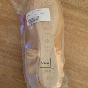 FREED OF LONDON Pointe Shoes 4 1/2 XXX Classic Pro (Anchor Maker)